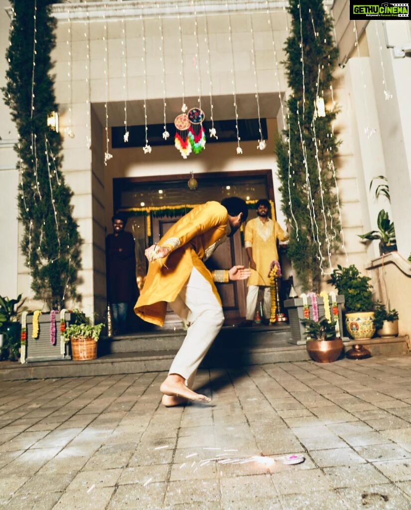 Vijay Deverakonda Instagram - Happy Diwali my loves ❤️✨