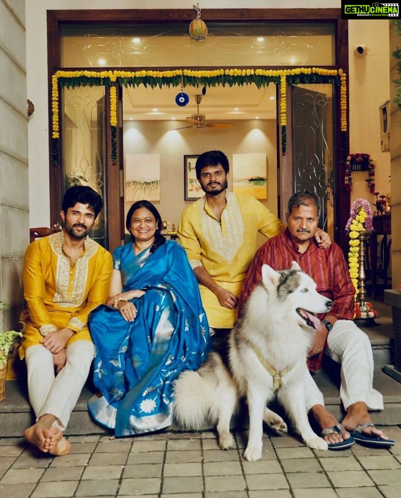 Vijay Deverakonda Instagram - Happy Diwali my loves ❤️✨