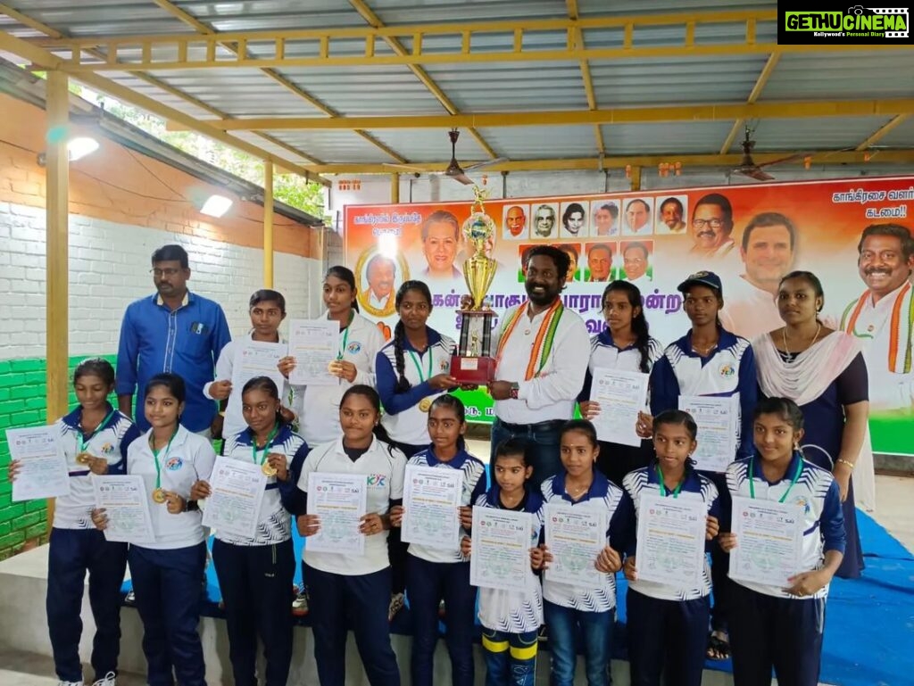Vijay Vasanth Instagram - With our Kanyakumari girls who won prizes at state level cricket championship