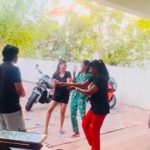 Vijayalakshmi Instagram - This happend 🤍 #bikecleaning #sistersquad #happytimes @feroz_roz @kanithiru10 @niranjani_ahathian
