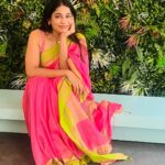Vijayalakshmi Instagram - That “ella card du mey soker ra iruntha enna pandrathu” Moment!!!! #allpicsclickedgoodpics P.c @niranjani_ahathian 😘