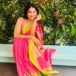 Vijayalakshmi Instagram - That “ella card du mey soker ra iruntha enna pandrathu” Moment!!!! #allpicsclickedgoodpics P.c @niranjani_ahathian 😘