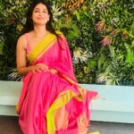 Vijayalakshmi Instagram - That “ella card du mey soker ra iruntha enna pandrathu” Moment!!!! #allpicsclickedgoodpics P.c @niranjani_ahathian 😘