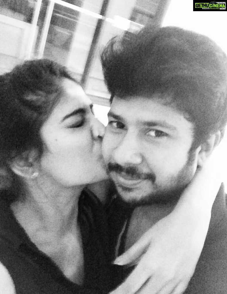 Vijayalakshmi Instagram - Happy anniversary feroz 🤍 You are the best thing that’s ever been mine. Addicted to the memories we make together with the mini version of you. How I wish I had the magical pistol to point at the clock and say. “Freeeeeze!” Every damn time. Damn, Time!!!! Here’s to a life time of happiness and abundance of love 🤍 #happy8th #loveyou3000