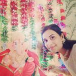 Vimmy Bhatt Instagram - #🙏🏻 #ganeshchaturthi #2023 #ganpatibappamorya 🌹🌺💐🌷