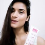 Vimmy Bhatt Instagram – Struggling with pigmentation, dark spots , dull and uneven skin tone in Monsoon?

Kumkumadi to your rescue!

Monsoon often leads to acne, breakouts, uneven skin tone and dullness.

TAC’S Kumkumadi range – Kumkumadi which means saffron/Kesar helps to rejuvenate the skin, 
provides glow, radiance and makes skin appear youthful.

Kumkumadi Face wash + Face scrub which is enriched with 24K Gold dust helps in:
Deep cleansing
Exfoliation and nourishment
Penetrates deep into the skin and purifies
Provides ultimate golden glow and radiance
Absorbs quickly and non-greasy (Sunscreen)



7% Kumkumadi face wash with 24K Gold Dust
7% Kumkumadi face scrub with 24k gold dust
Kumkumadi Sunscreen with SPF 50


#theayurvedacompany #reels #tac #tacchahtehai #paidcollaboration #branding #instacollab #trending #endorsement #aapkaapnaayurveda 
#switchtoayurveda
