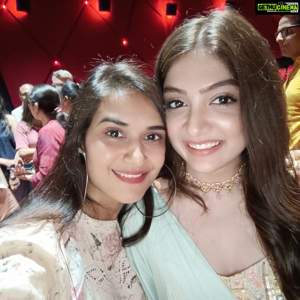 Vimmy Bhatt Instagram - Premiere night with ❤️❤️ JAYSUK ZADPAYO #premierenight #films #gujaratifilms #PVRcinemas #cinemas #theatre #mustwatchmovie #movie PVR ICON, Infinity Mall, Andheri West, Mumbai