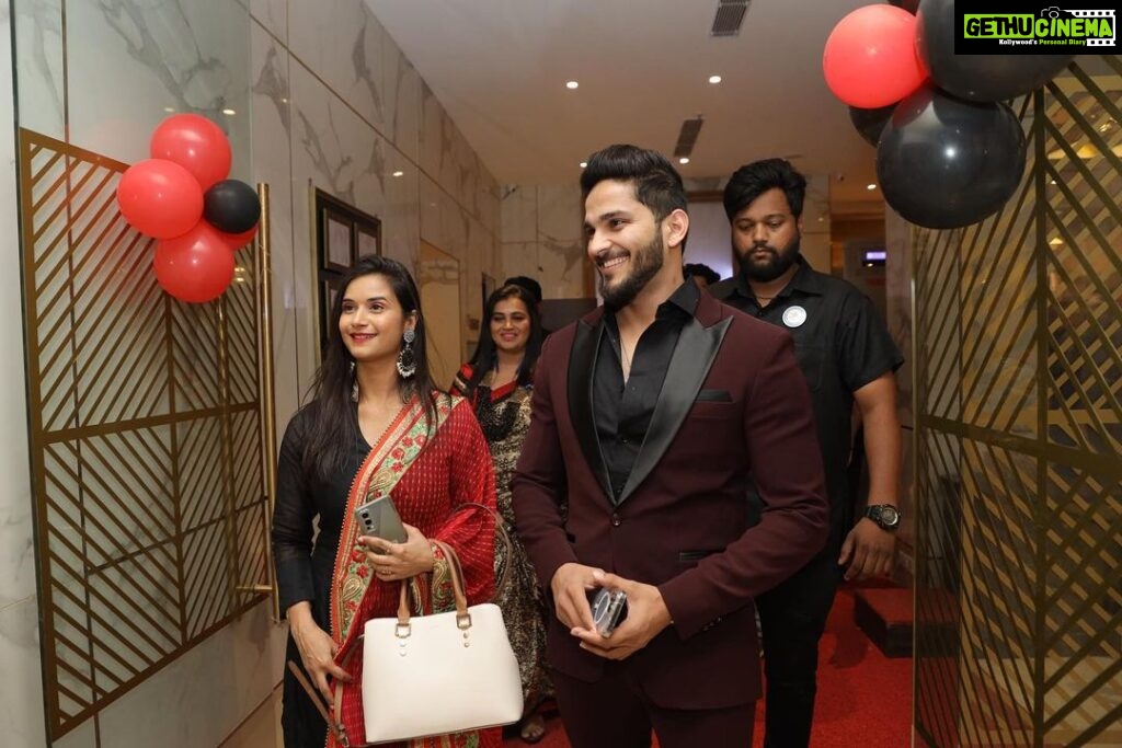 Vimmy Bhatt Instagram - A Night to remember! The launch of my debut film - AASHA!😍 It was too much fun & a big thank you to everyone for coming & showering so much of love!♥️ Releasing today in your nearby theatres - 22nd april! #aasha #premiernight #debutfilm #gujaratimovie #bigday #happiness PVR Cinemas, Acropolis Mall, Ahmedabad