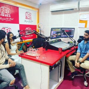 Vimmy Bhatt Instagram - Had a great time @redfmindia 

A big thanks to @iamrjharsh 

#promotions #redfm #films #upcomingfilm #aashamovie #cinemas #rj #22nd #april #gujaratifilms #release