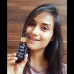 Vimmy Bhatt Instagram - OZONE SIGNATURE HARIDRADYA TAILA Beauty Therapy Face oil Add this new skincare product into your skincare night regime. Benefits of using Ozone Signature face oil are It reduces look of age spots Repairs Acne scars Enhances skin texture and is made of ayurvedic herbs that give a fresh fragrance. Regular use of this oil gives your skin smooth texture with a fresh glow. For additional discount Use Coupon code "SKINCARETHATWORKS" #skincare #skincarethatworks #haridradyataila #ozonesignature #acneserum #beautyregimen #skincareroutine #collaborationindia #nightskincareroutine