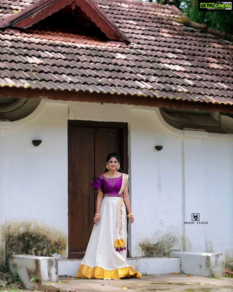 Vindhuja Vikraman Instagram - Onam vibes 💜 Pic @mojo_click📸 Mua @brides_of_deepthi💄 Costume @aishus.boutique 👗 Nails @dartistry.in Trivandrum, India
