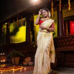 Vindhuja Vikraman Instagram - Onam 🌸 Pic @travancoreads @jithuthampifm Mua @brides_of_deepthi Costume @minnaram_designer_boutique Jewellery @ameliya_rental_jewellery Flower @blackgold_designingstudio Nails @dartistry.in Trivandrum, India