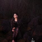 Vindhuja Vikraman Instagram - Better in B-L-A-C-K 🖤 Pic @anu_memories_ Costume @nash__designs Mua @eternalmakeovers Trivandrum, India