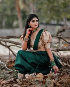 Vindhuja Vikraman Instagram - Begin Again............ 

Pic @motive_pix_studio
Costume @3days_designs
Nails @dartistry.in