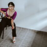 Vindhuja Vikraman Instagram - "Be more of you, and less of them." Lens @mojo_click Mua @karthika.nitheesh Blouse @ajithalavender Jewels @orangebeautycollection2022 Nails @dartistry.in Flower @blackgold_designingstudio Location @avoki_resorts AVOKI Resorts