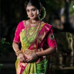 Vindhuja Vikraman Instagram - Bridal Series 💚 Pic @budgetweddingstrv Mua @bridesofdeepthi Saree @isabellabypriyakamath Blouse @navamimypassionyourfashion Jewelry @parakkat_jewels Flower @renjinidas.r Nails @ladysoultvm Location @idealayurvedicresort Ideal Ayurvedic Resort