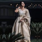 Vindhuja Vikraman Instagram - "Letting go was easy.. Living every single moment is Difficult"🌻🌻🌻 Pics @midhinlal Team @emeraldmodellingcompany Costume @db_keralasarees Mua and Hairstyled @abilashchicku Jewelry @planetjewel Location @avoki_resorts AVOKI Resorts