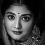 Vindhuja Vikraman Instagram - I need to be alone. I need to ponder my shame and my despair in seclusion; I need the sunshine and the paving stones of the streets without companions, without conversation, face to face with myself, with only the music of my heart for company.....!! Pic @blacklenzio Mua @_bloom_bridal_studio_ Saree @ahamboutique Jewelry @planetjewel
