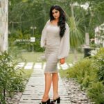 Vindhuja Vikraman Instagram - My heels r higher than ur standards baby 😉 Pic credts Muse @vindhujavikraman_official Pic @blacklenzio Mua @sumesh_makeup_artist Costume @ahamboutique Earrings @planetjewel Heels @catwalkshoes Location @avoki_resorts AVOKI Resorts