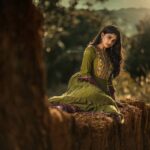 Vindhuja Vikraman Instagram - "In early June the world of leaf and blade and flowers explode, and every sunset is different" Pic @aghoshvyshnavamofficial 📸