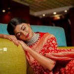 Vindhuja Vikraman Instagram - Red❤️ . . Credits Pic @pandavasfilmfactory @blacklenzio Costume @ahamboutique Mua @_bloom_bridal_studio_ Jewelry @planetjewel Location @avoki_resorts AVOKI Resorts