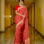 Vindhuja Vikraman Instagram - "When in doubt wear Red"❤️ Credits Pic @pandavasfilmfactory @blacklenzio Costume @ahamboutique Mua @_bloom_bridal_studio_ Jewelry @planetjewel Location @avoki_resorts AVOKI Resorts