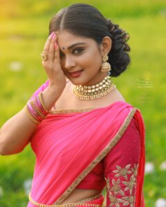 Vindhuja Vikraman Instagram - Shoot for @thanzscouture ❤️
Pic @nandagopan_photography 
Mua @karthika.nitheesh 💄
