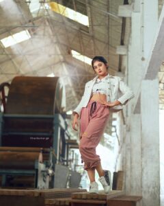 Vindhuja Vikraman Instagram - New Series Credits . . Pic nd Retouch @harikumar.gk 📸 Nails @_____nailart_swagger______ Trivandrum, India