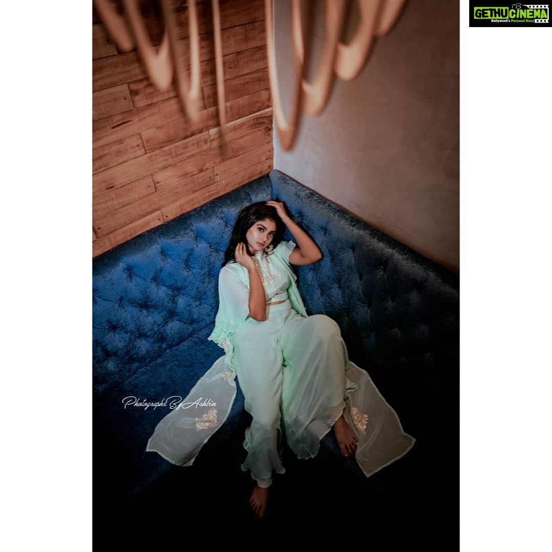 Vindhuja Vikraman Instagram - 💚 @photographsbyashbin 📸 @evanshi_designs 👗 @_____nailart_swagger______ 💅 Monte Nero