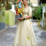 Vindhuja Vikraman Instagram - "എന്നുണ്ണി കണ്ണാ പൊന്നുണ്ണി കണ്ണാ നീയെന്തേ വന്നില്ല" Pic @anand_kovalam Mua @brides_of_vishu Outfit @fab.d.studio Trivandrum, India