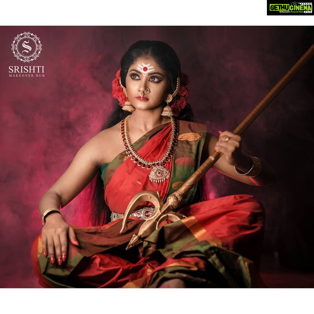 Vindhuja Vikraman Instagram - Navadurga concept photoshoot Day : 9 Siddhidatri Siddhidatri is the final form of Durga. Her name means "giver of supernatural power", and Hindus belive the bestows blessings upon all deities and devotees of the faith. Siddhidatri grants wisdom and insight to those who appeal to her, and Hindus believe that she can do the same for deities who worship her as well. Model : @vindhujavikraman_official Concept, styling, makeover : @geethusrishti, @srishtimakeoverhub . Photo : @umeshsrishti Trivandrum, India