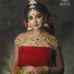 Vindhuja Vikraman Instagram - Navadurga concept photoshoot Day 6: Katyayani Katyayani is a fearsome sight, born in a fit divine rage and anger. She emits a radient light from her body from which darkness and evil cannot hide. Despite her appearance hindus belive that she can bestow a sense of calm and inner peace upon all who worship her. Model: @vindhujavikraman_official Concept, styling, makeover: @geethusrishti, @srishtimakeoverhub Photo: @umeshsrishti