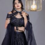 Vindhuja Vikraman Instagram - Bold and Beautiful 🔥 Pic @travancoreads @jithuthampifm Mua @brides_of_deepthi Outfit @taavisha_by_geethu Jewels @planetjewel Trivandrum, India