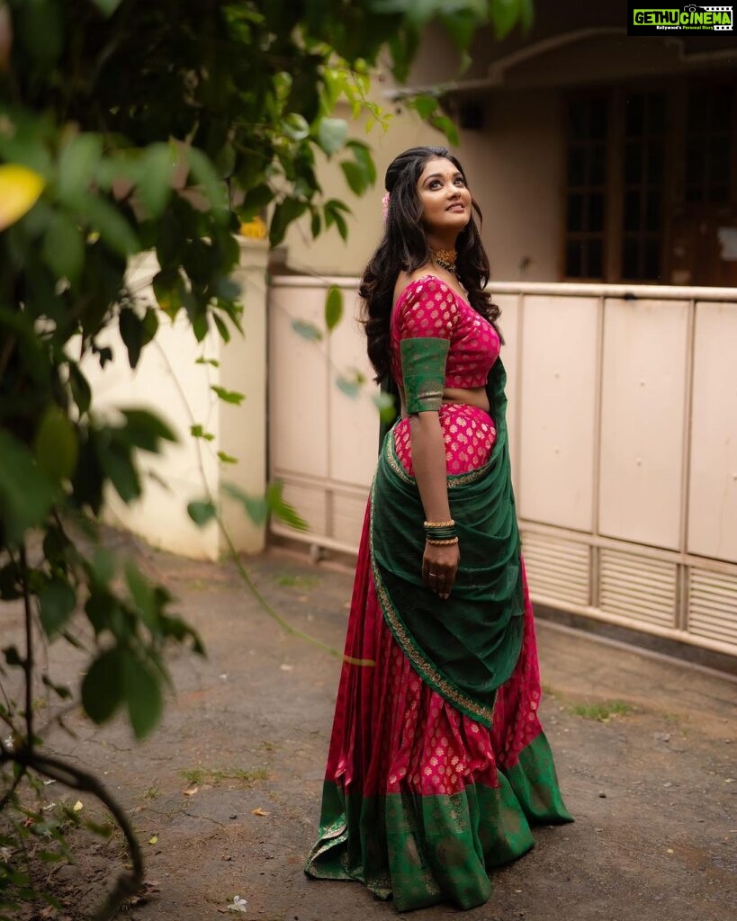 Vindhuja Vikraman Instagram - ❤ Pic @sarathsanilphotography Mua @brides_of_deepthi Costume @thanzscouture Designed @thanz_muhammed Jewels @amyra_rental_jewels Nails @dartistry.in Thiruvananthapuram, Kerala, India