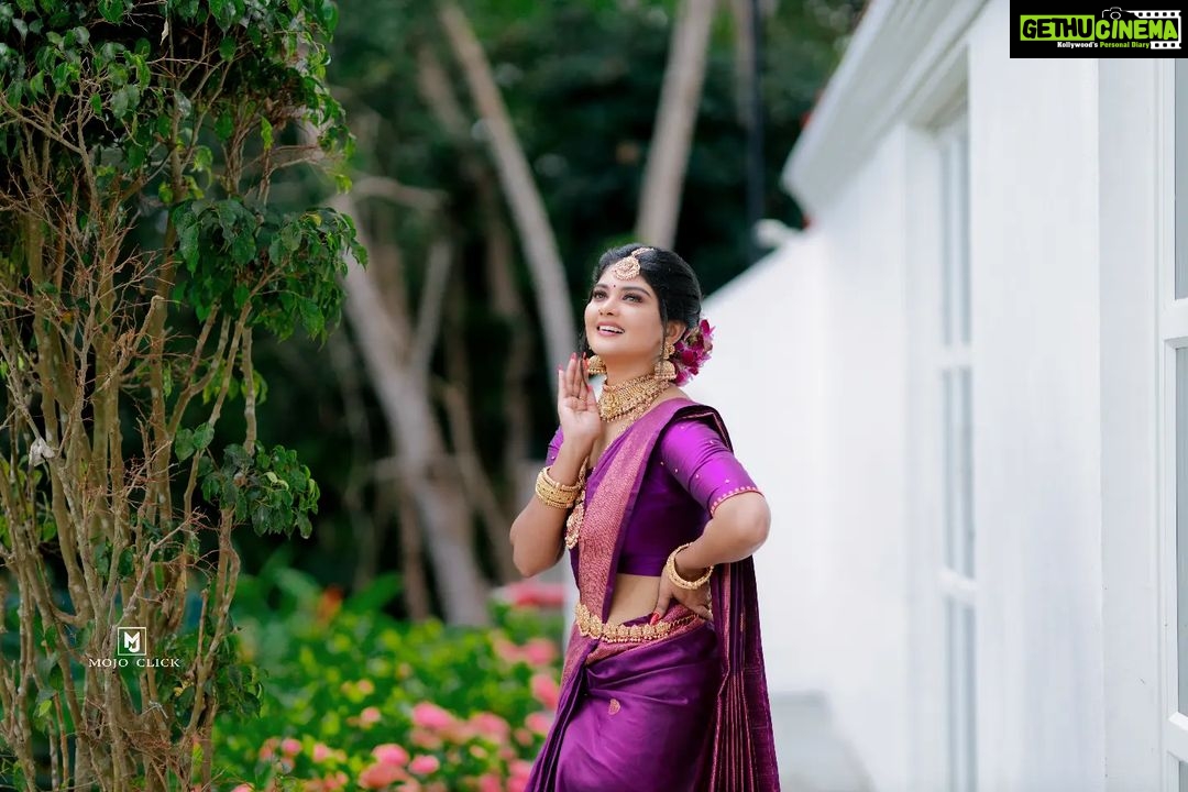 Vindhuja Vikraman Instagram - Bride 💜 Pic @mojo_click Mua @karthika.nitheesh Blouse @ajithalavender Jewelry @orangebeautycollection2022 Flower @blackgold_designingstudio Nails @dartistry.in AVOKI Resorts