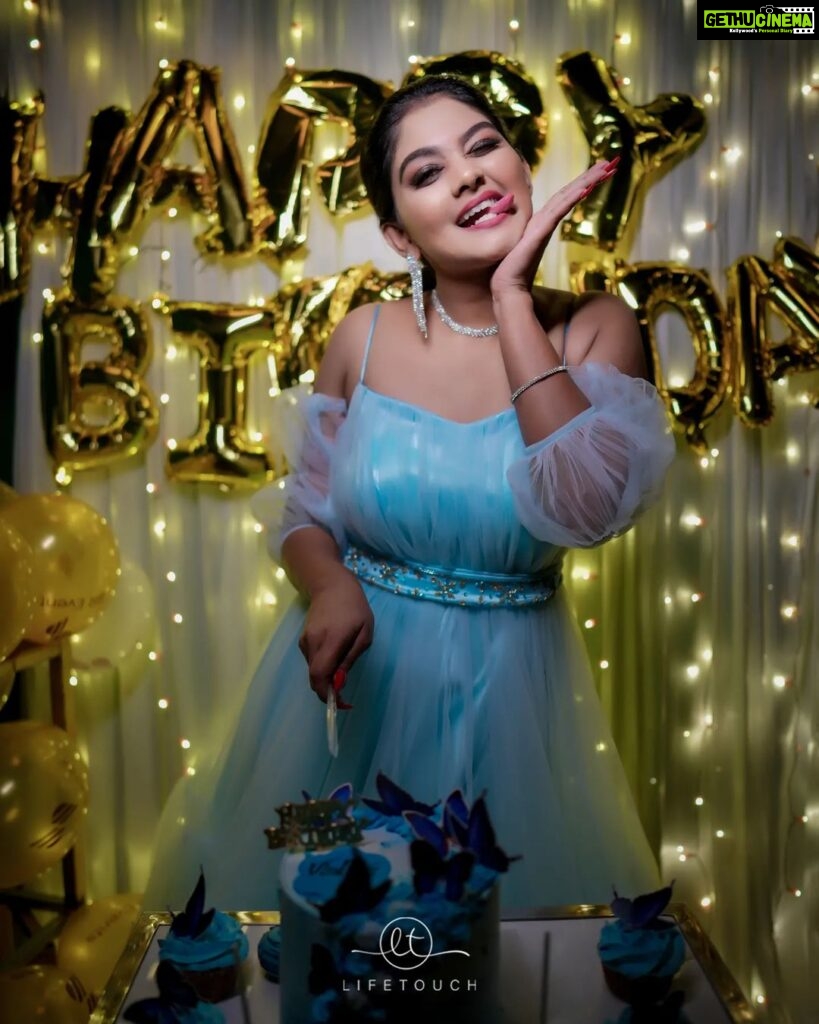 Vindhuja Vikraman Instagram - Last one from Birthday Series💙 27-01-2023 Thank u my whole team fr making dis happen 😇 •Photogrphr @vinod_lifetouch for wonderful pics nd video •Mua @sreshta_makeover vishu chechi for d makeovers and for the concept •Costume @nova_fashion_boutique_by_brind for designing wonderful dresses •Decor @br_eventsofficial for the amazing decorations •Nails @dartistry.in for making my nails looks so perfect •Cake @cake_o_clock_cakes_n_bakes for this themed cake and it tasted yummm♥️ And thanks to all my friends followers and wellwishers for ur wishes and prayers 😇🙏🏼 Kerala
