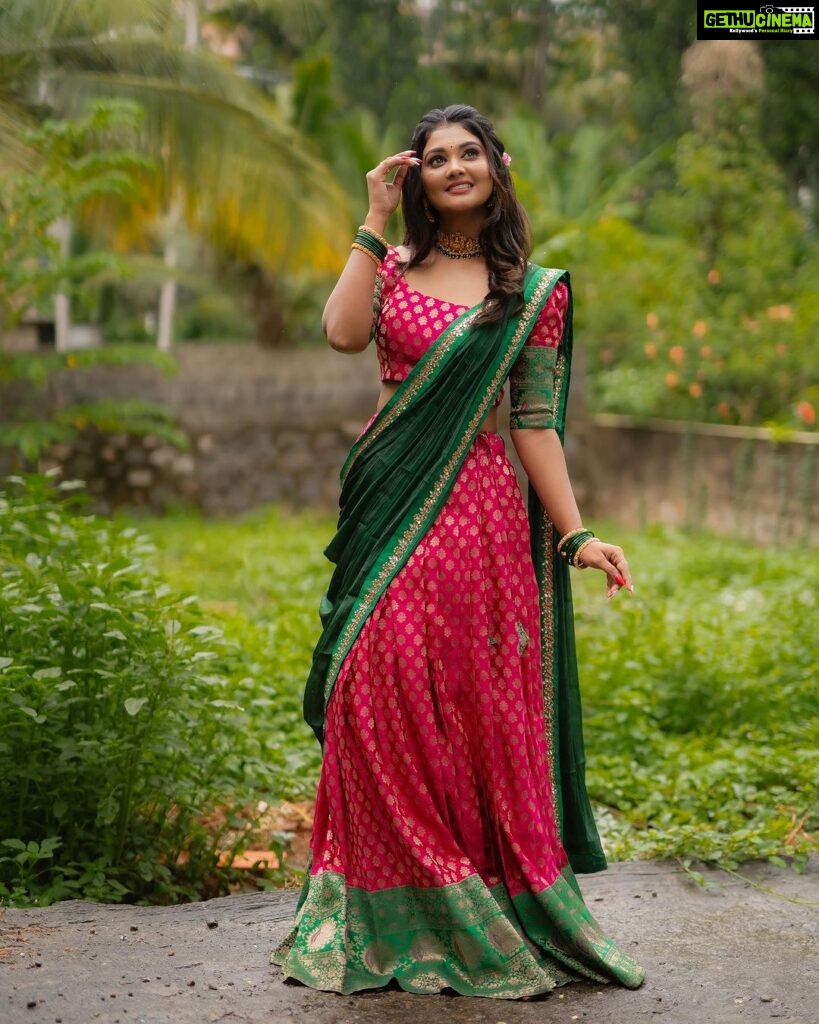 Vindhuja Vikraman Instagram - ❤️ Pic @sarathsanilphotography Mua @brides_of_deepthi Costume @thanzscouture Designed @thanz_muhammed Jewels @amyra_rental_jewels Nails @dartistry.in Thiruvananthapuram, Kerala, India