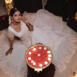 Vindhuja Vikraman Instagram - Lights of Love🤍 Pic @signature_by_nitheesh_boban 📸 Mua @brides_of_vishu💄 Ornaments @sreshta_makeover Costume @_khaizah_👗 Decor @redwineeventsofficial576