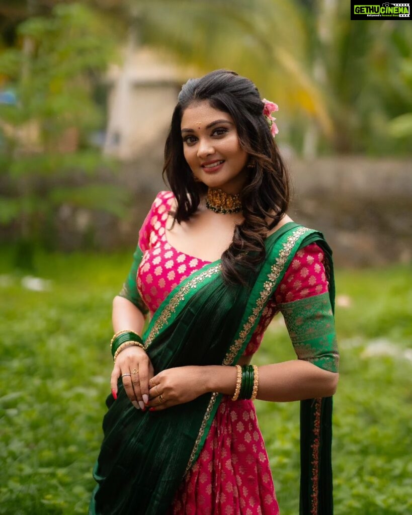 Vindhuja Vikraman Instagram - ❤️ Pic @sarathsanilphotography Mua @brides_of_deepthi Costume @thanzscouture Designed @thanz_muhammed Jewels @amyra_rental_jewels Nails @dartistry.in Trivandrum, India