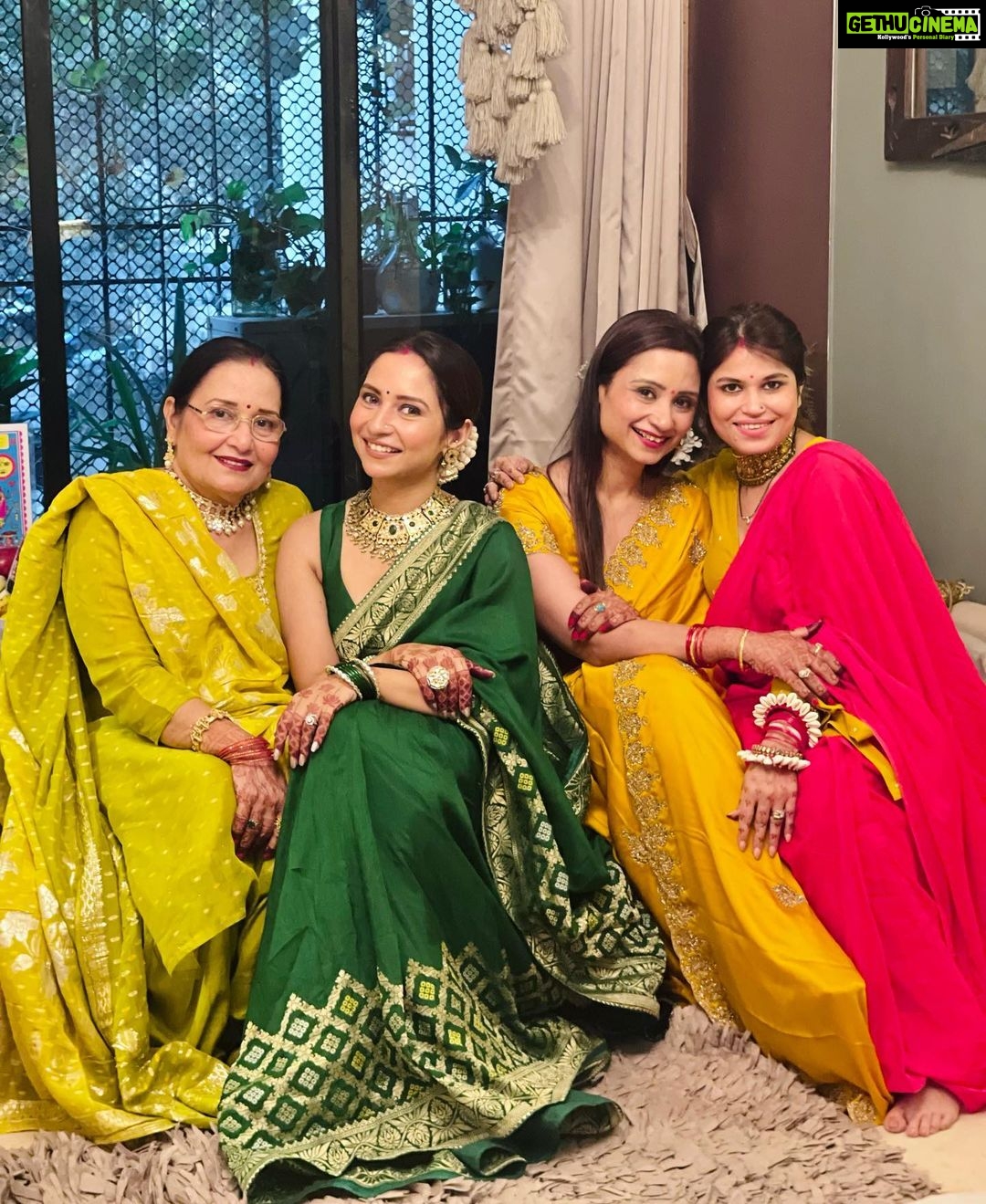Vinny Arora Instagram - My favourite day of love ❤️ Karwachauth ‘23🌙✨