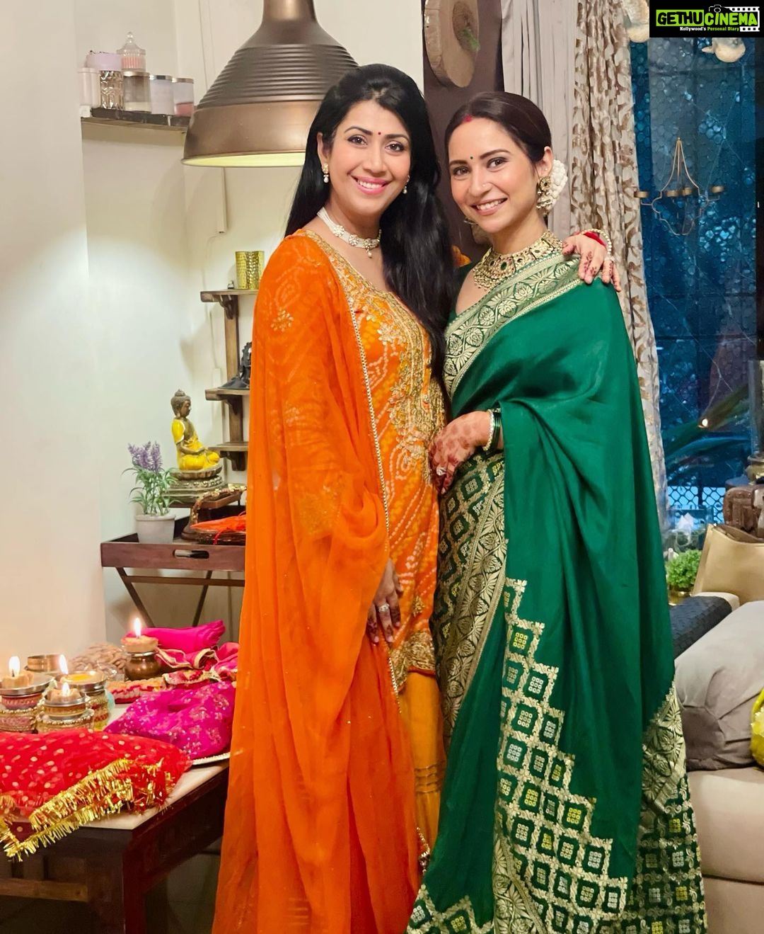 Vinny Arora Instagram - My favourite day of love ❤️ Karwachauth ‘23🌙✨