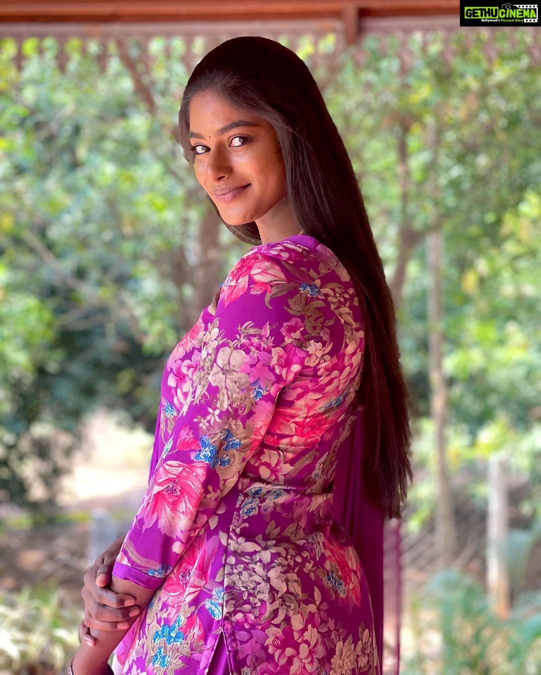 Vinusha Devi Instagram - Say Hello to #chithra 🙈❤️ #barathikannamma #chithra #kannamma #newlook #vinushadevi