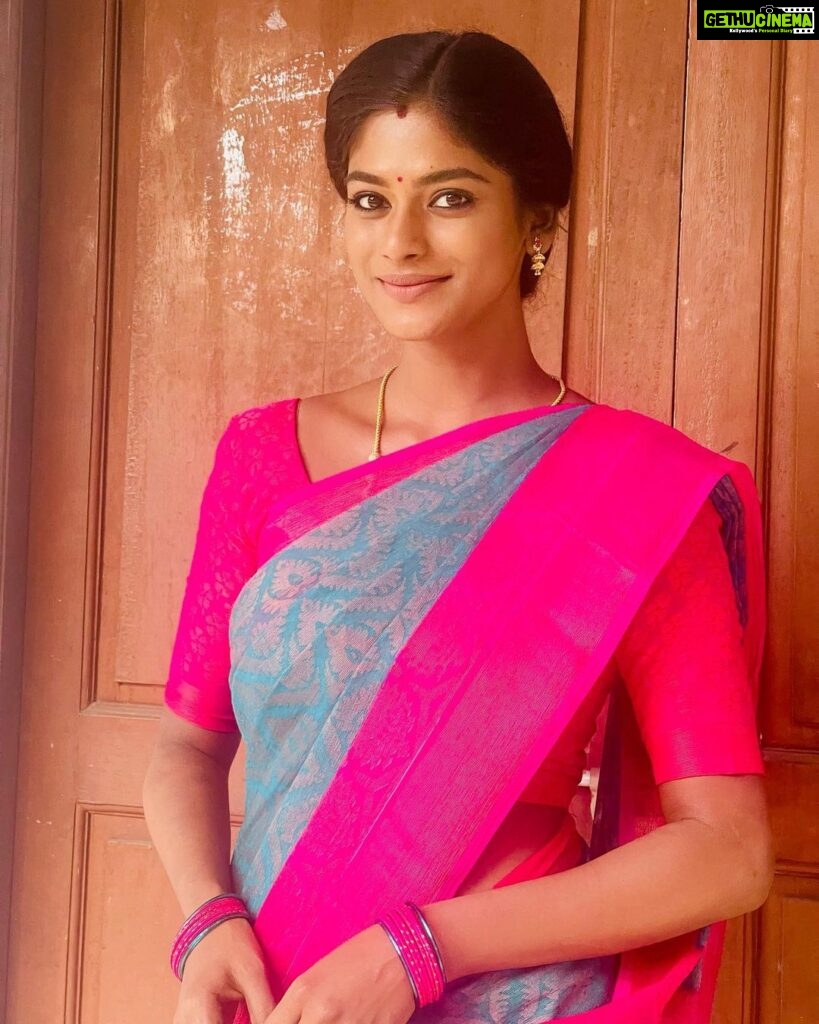 Vinusha Devi Instagram - சுபம் ! #barathikannamma I’m always grateful to my guardian angel @praveen.bennett sir thank you for making me play KANNAMMA ❤️ I’m filled with gratitude towards the entire BK TEAM & my co - actors Thank you so much for all your hardwork & support ❤️ @arun_actor @rupasree01 @raksha_vibes @lisha_hema @sugesh_quasiofficially @aruljothi_arockiaraj @rishi0408 @farina_azad_official @rekhaharris @actorsabari @thamaraiselvisarathy_official @actor.rajkumar Special thanks to @vijaytelevision @globalvillagers for making this beautiful and successful journey of barathikannamma ✨ I would like to thank all of my audiences and families that i will be forever grateful for your unconditional love & support after the replacement to till date❤️ With all your love and support Barathikannamma is a successful project today ❤️ KANNAMMA To Be continued… Need all your blessings, love & support for #barathikannamma2 WITH LOVE, - Vinusha Devi ❤️