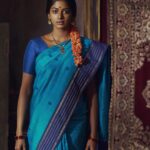 Vinusha Devi Instagram – பொண்ணு பக்கா போட்டோ கொடுக்கணும் மா போட்டோவுக்கு ஒரு போஸ் குடு – 80s pose inspired by my ammama

Ft @vinusha_devi 

Styled by @indu_ig 
Shot by @bhagathmakka 
Makeup @makeupbyvinushadevi 
Hairstylist @noormakeup_mehndi 
Jewellery @fineshinejewels 

#vinushadevi #kannamma #barathikannamma #photoshoot #80s #love #saree #instafashion