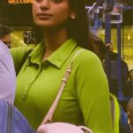 Vinusha Devi Instagram - Currently obsessed with this audio❣️ Vc : @lisha_hema #airportdiaries #travel #vinushadevi #love #minnumpanisaaral #unakulnaane #barathikannamma #kannamma