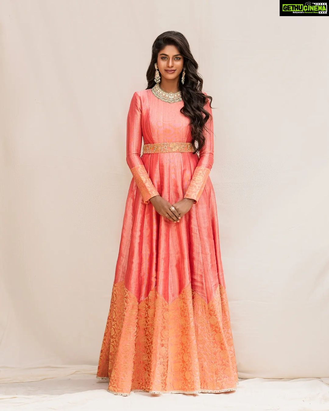Vinusha Devi Instagram - Leave a little sparkle wherever you go ✨ #shinewithblessings Outfit : @studio149 Jewellery : @mspinkpantherjewel Photography : @ram___prakash_ @_oliverfelix_ @___diwakar @naveen_tom_18 Mua : @makeupbyvinushadevi Hairstylist : @teamdiamondartistry #vinushadevi #photoshoot #love