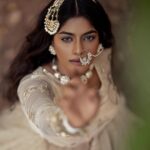 Vinusha Devi Instagram - BE YOUR OWN DREAMCATCHER ✨ Shot by @haran_official_ Outfit @studio149 Jewellery @fineshinejewels Mua @makeupbyvinushadevi #vinushadevi #barathikannamma #kannamma #deewanimastani #deewani #photoshoot