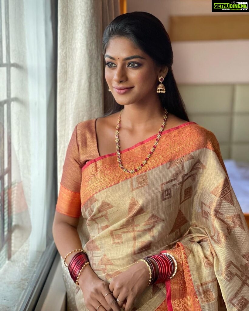 Vinusha Devi Instagram - Happy Onam ✨ Picture credits : @pavithra.janani 🫰🏾❤️ #vinushadevi #happyonam