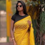 Vinusha Devi Instagram - Manjal veyil malaiyilea ✨ Inframe : @vinusha_devi Styling : @indu_ig Earrings : @adorebypriyanka Shot by : @haran_official_ #vinushadevi