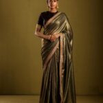 Vinusha Devi Instagram - Sathyabhaame 🤎 In frame : @vinusha_devi My laddu styled this beautiful look @indu_ig 🫰🏾❤️ look who shot this whole shoot working with this man after ages @padman_photography ✨ Outfit beautifully customised by @knotweddinghouse Mua : @makeupbyvinushadevi no doubt thats me 🙈❤️ Jewellery: @fineshinejewels ❤️ #sathyabhame #vinushadevi #barathikannamma